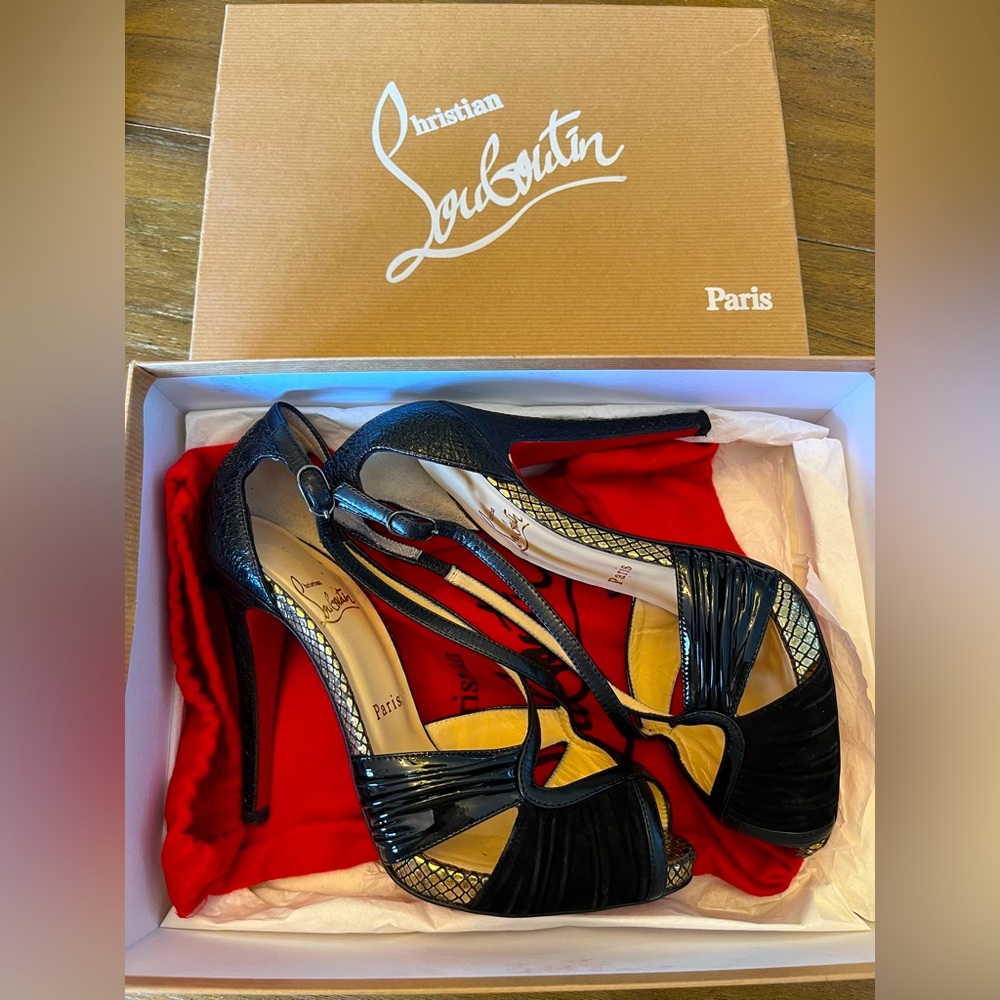 Christian Louboutin Black Strappy Heel DIVINOCHE